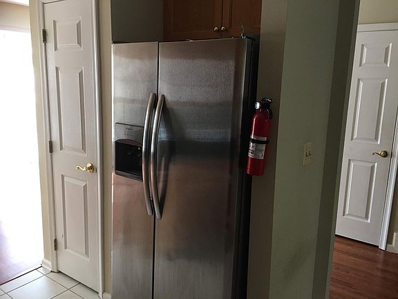 Kitchen - New Stainless Steel Appliances and Granite Countertop