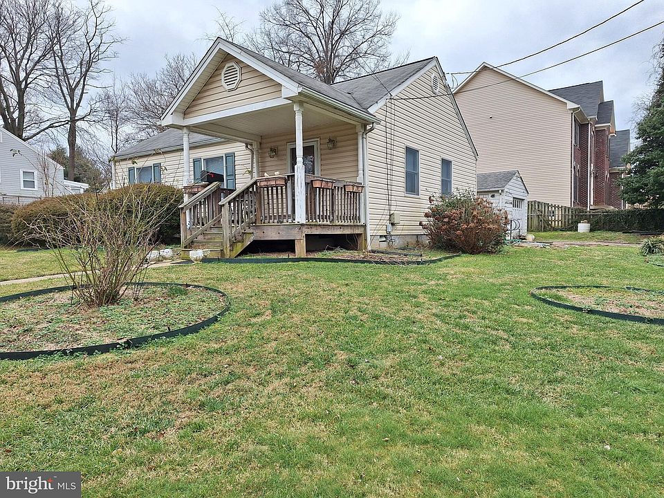 2nd image of 1830 Griffith Rd