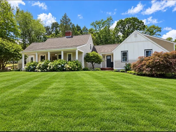 130 Lisa Ln, North Andover, MA 01845
