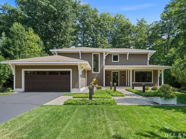150 Westshore St, Douglas, MI 49406