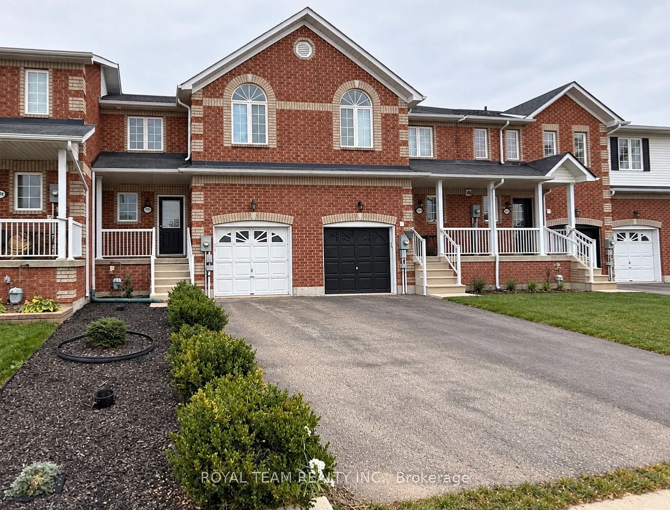 3 bed, $2,700 — Photo 1