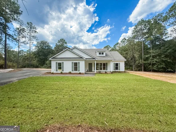 375 Canoochee Dr, Claxton, GA 30417