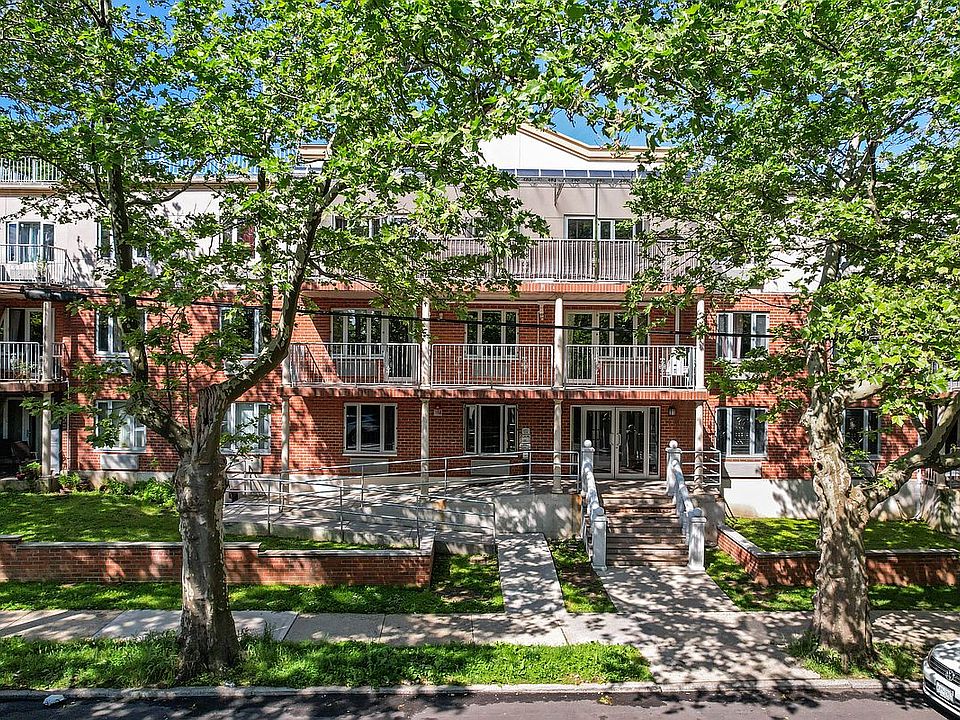 1st image of 6434 Grand Central Pkwy W Unit 2D