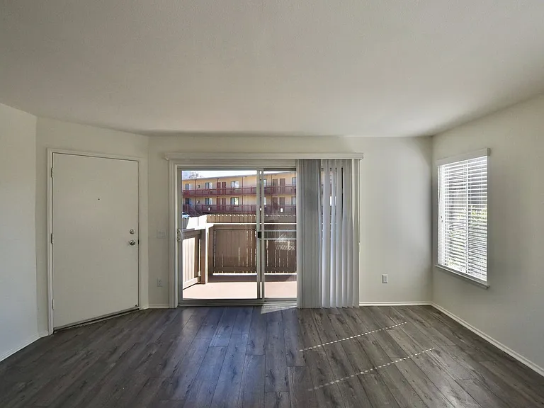 15520 Foothill Blvd — Photo 16