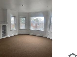 8113 S Jeffery Blvd #2S, Chicago, IL 60617