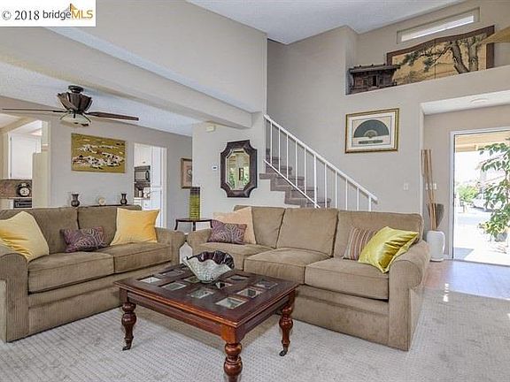 2nd image of 2852 Cashew St