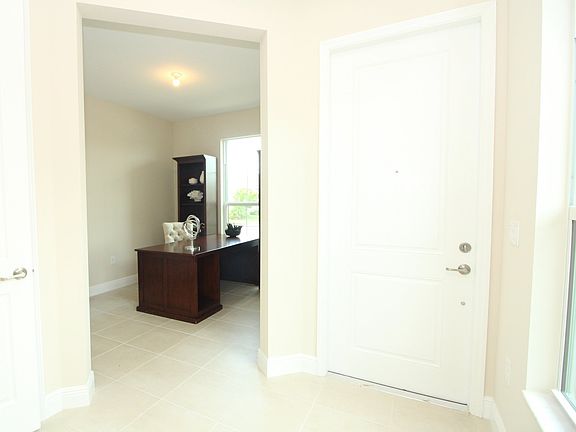 5th image of 10233 SW Coral Tree Cir
