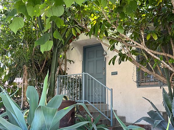 3rd image of 3308 W 30th St
