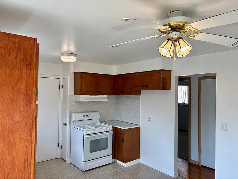 2130 Tuxedo Ave — Photo 4