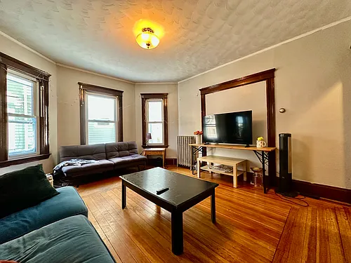 183 College Ave Photo 1
