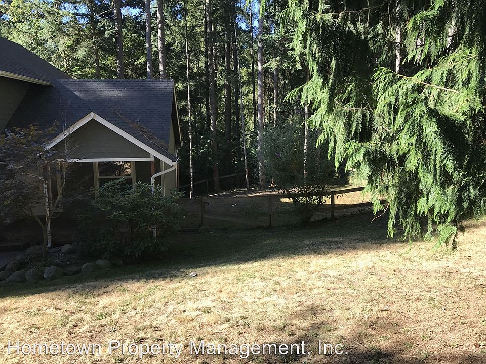 2nd image of 18715 Rampart Dr SE