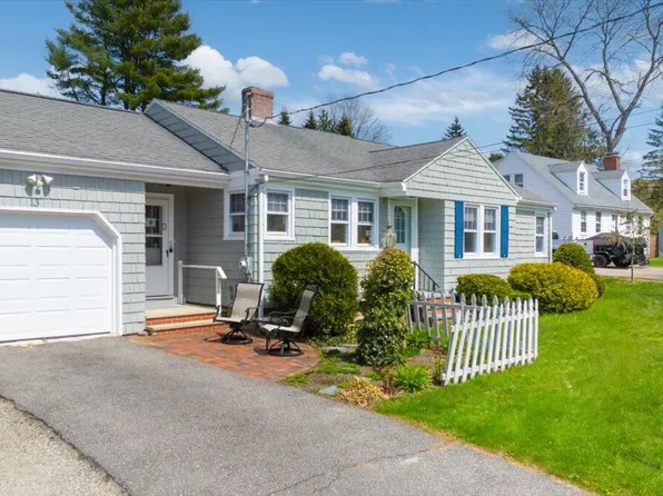 13 Depot Road, Falmouth, ME 04105