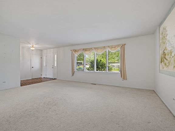 2nd image of 6620 Saratoga Ave