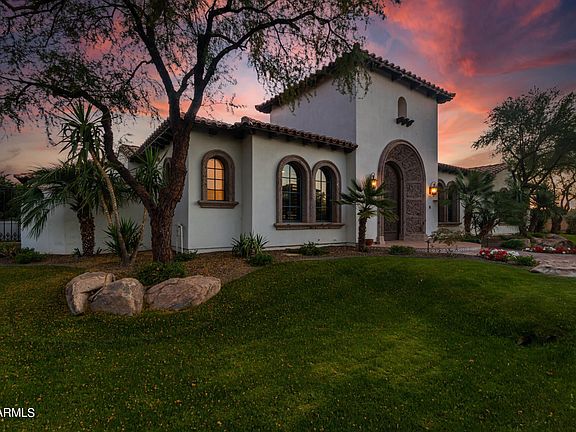 3rd image of 2619 E Lovebird Ln