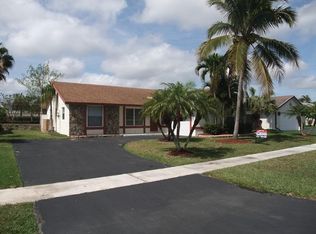 9656 Richmond Cir, Boca Raton, FL 33434