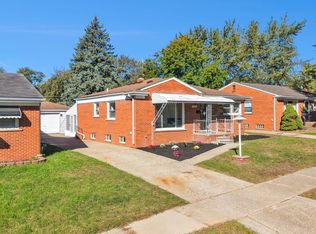 24988 Powers Ave, Dearborn Heights, MI 48125