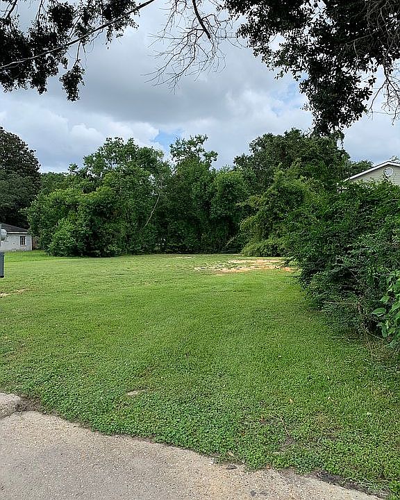 2nd image of 1911 Kelly Ave