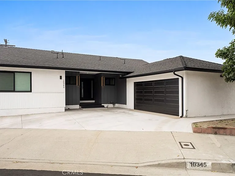 10345 Blucher Ave — Photo 24