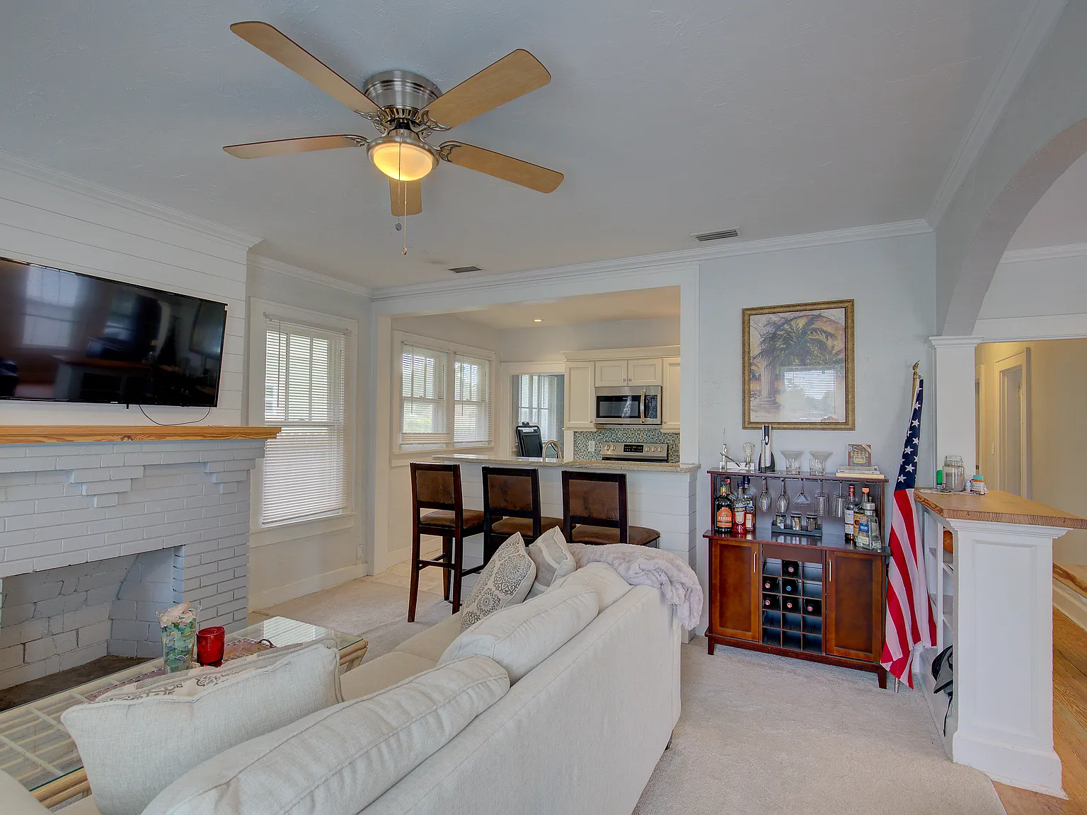 3 bed, 1090 sqft, $2,750 — Photo 4