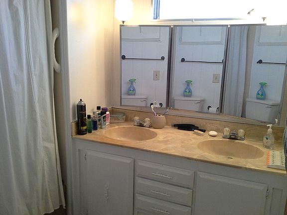 4th image of 190 Orange Manor Dr.