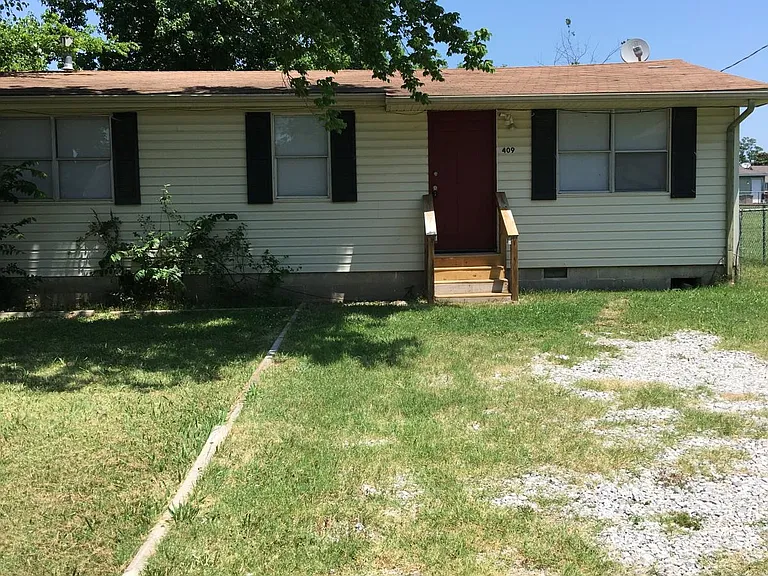 409 E Redwood St — Photo 12