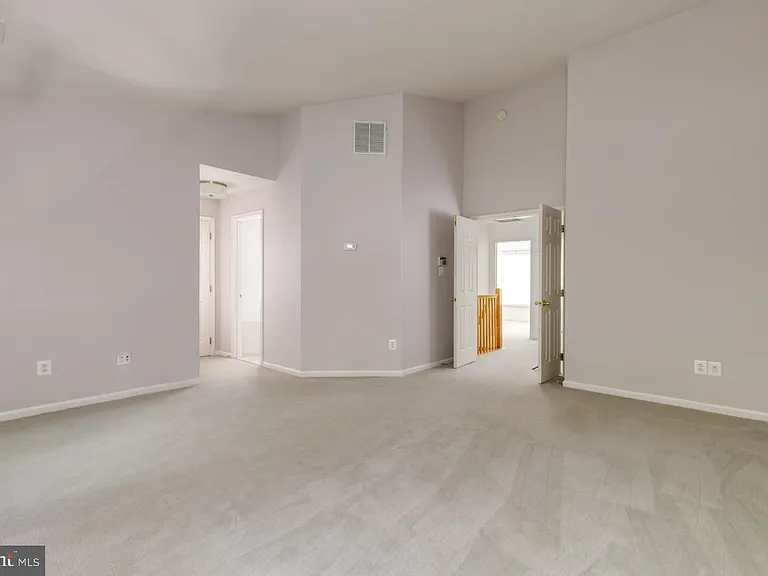 11519 Waterhaven Ct — Photo 10