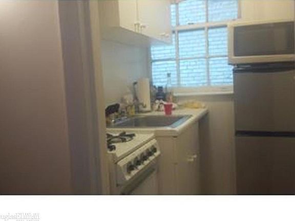 2nd image of 314 E 41st St APT 203B