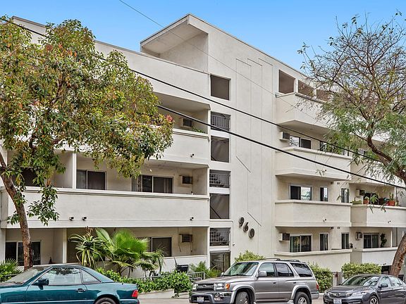 2nd image of 960 Larrabee St APT 214
