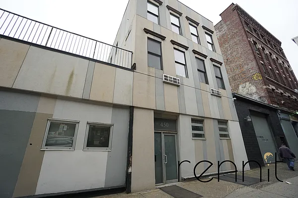 Rented by Rennit Inc. | media 24