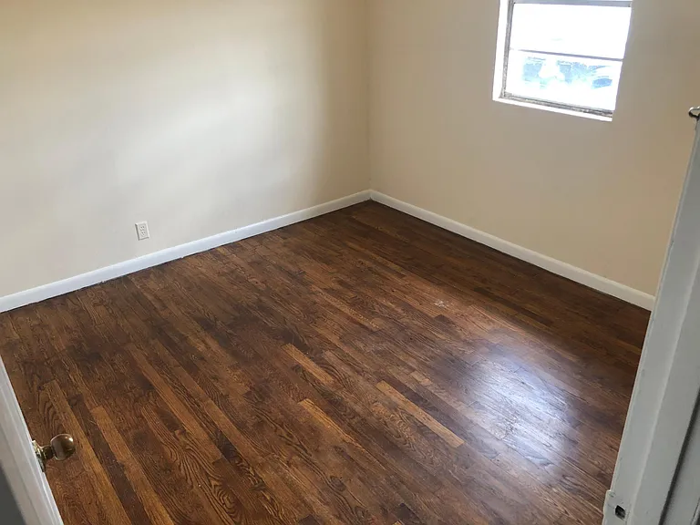 6001 California Ave #B — Photo 1