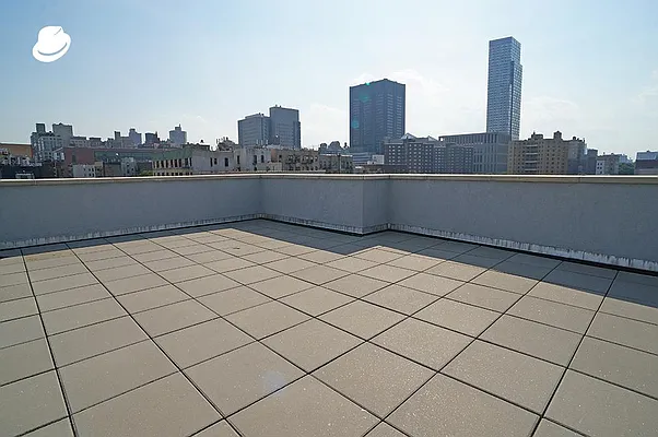 Rented by Level Group | media 17