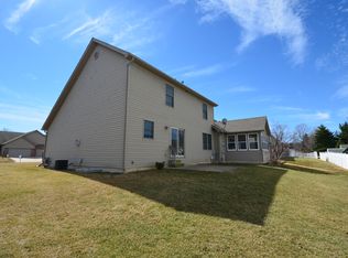 15 Elk Ct, Washington, IL 61571