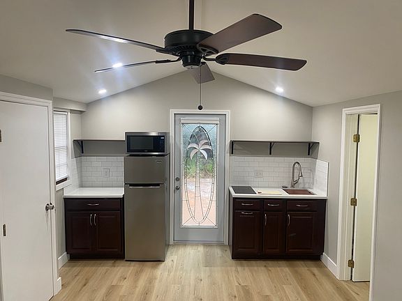 3rd image of 2300 NE Park St #4