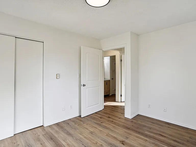 2402 High View Ct — Photo 7