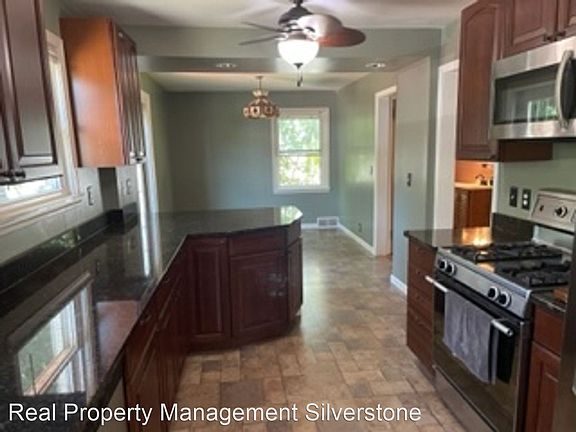 4th image of 22111 Statler St
