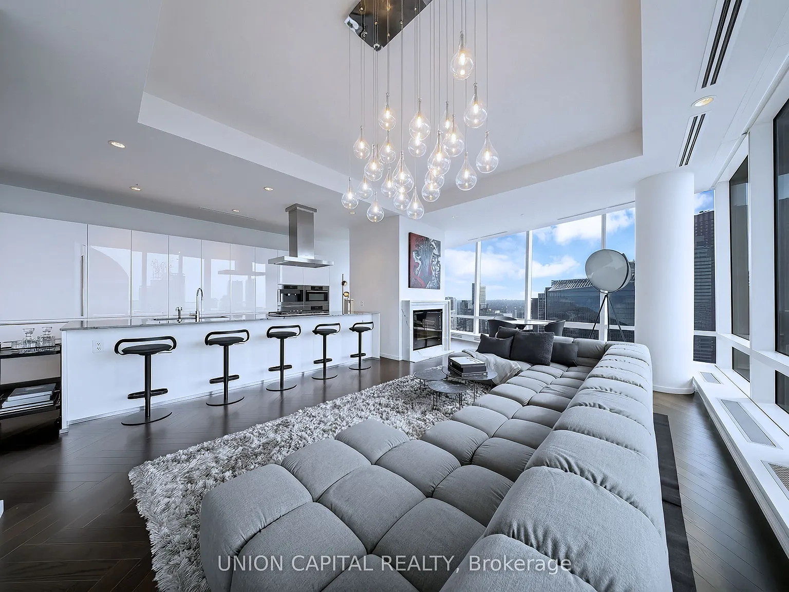 Shangri-La Residences Toronto — Photo 2