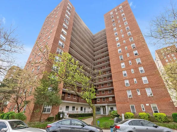 9740 62nd Dr APT 7J, Rego Park, NY 11374