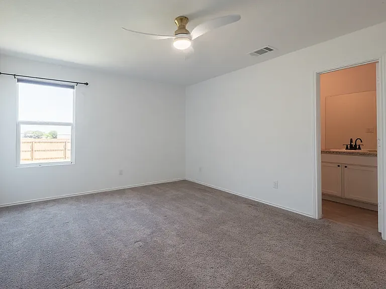 9051 Navarro Vis — Photo 6