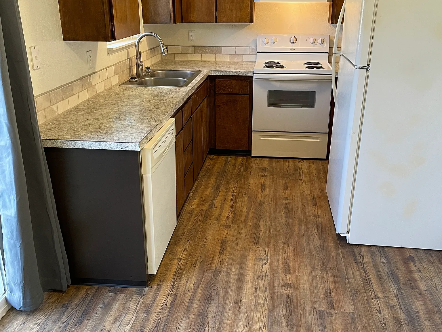 South Hills Apartments — Photo 2