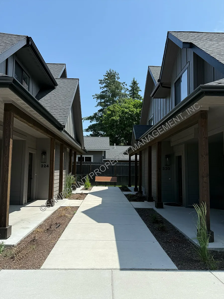 Building Photo - 320 Aviator Ave #320