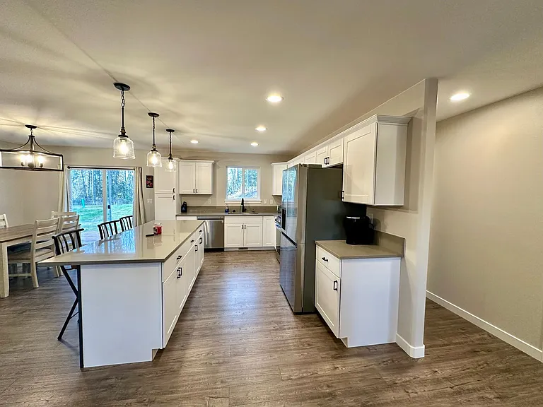 748 Cahill Ln — Photo 4
