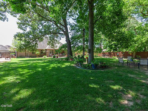 2nd image of 109 Branch Creek Dr