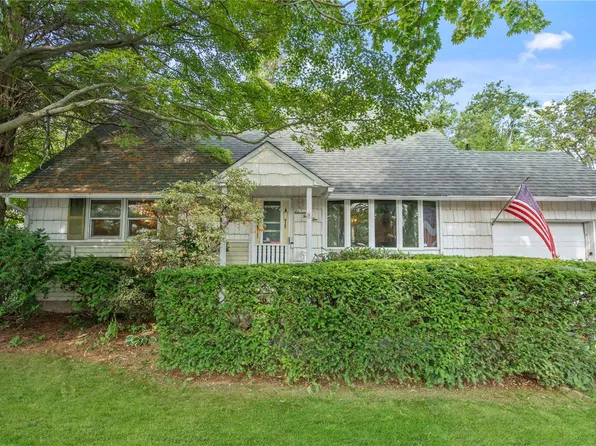 1142 Peapond Rd, North Bellmore, NY 11710