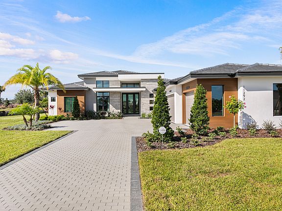 Modern Transitional Elevation