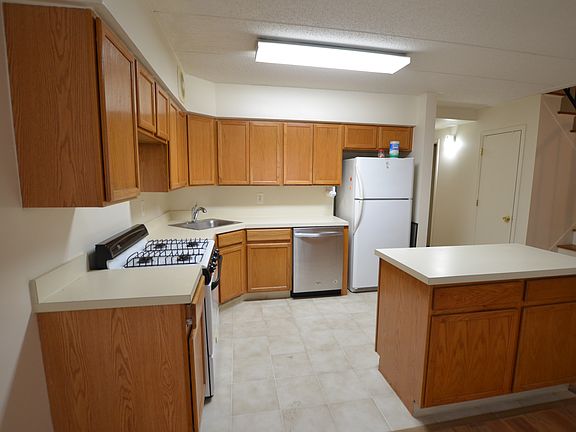 5th image of 310 E 119th St APT 2