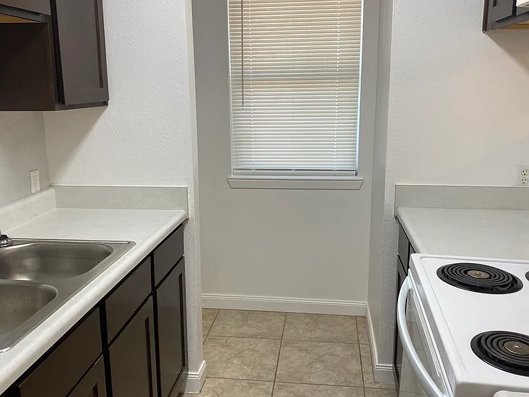 1309 Paisano Pl — Photo 3