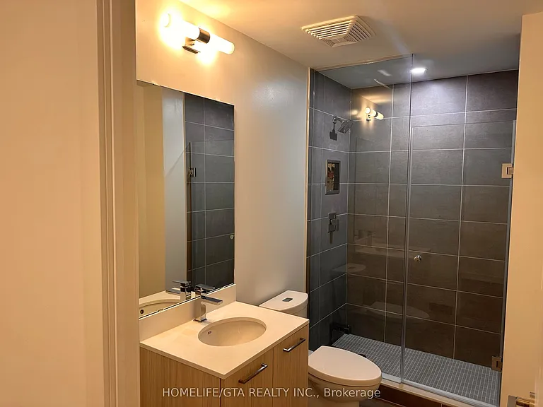 65 Mutual St #309 — Photo 6