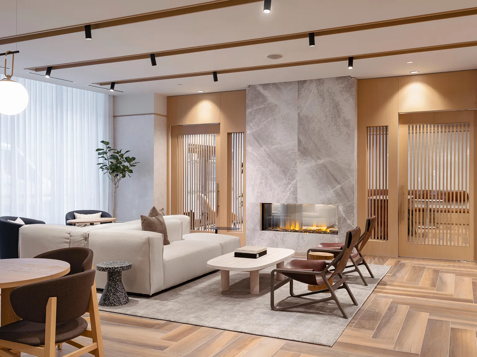 73 Broadway Avenue Toronto — Photo 3