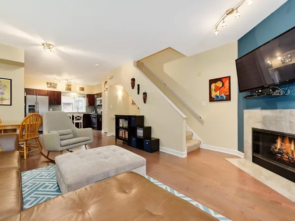 1540 N Greenview Ave Unit E, Chicago, IL 60642
