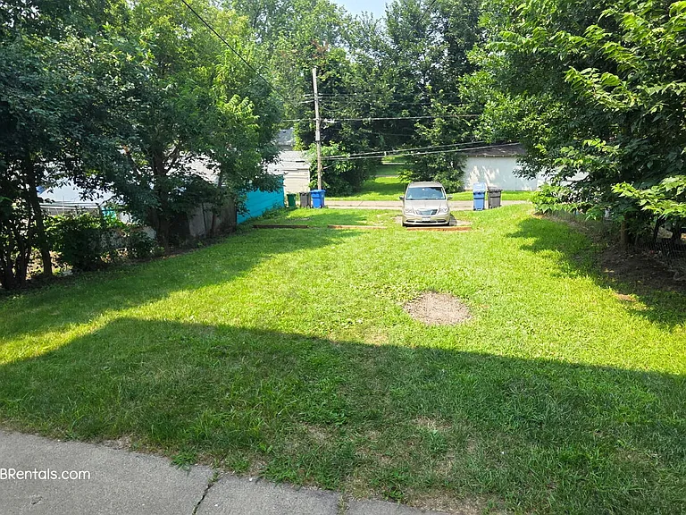 727 Thomas Ave N #2 — Photo 3